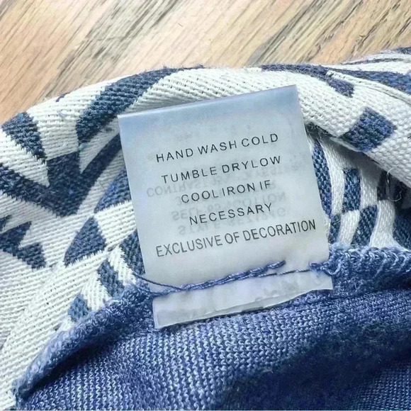 Pixley Women’s Tenille Navy Blue and White Aztec Print Mini Skirt Size Small - Picture 12 of 12